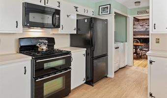 58 Sycamore Dr, East Greenwich, RI 02818