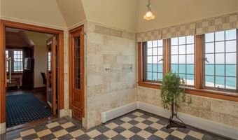 57 Ledge Rd 2, Newport, RI 02840