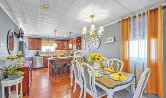 31 Darling St, Acushnet, MA 02743