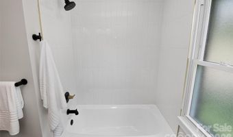3617 Woodleaf Rd, Charlotte, NC 28205