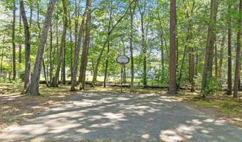8 Brookdale Cir, Billerica, MA 01821