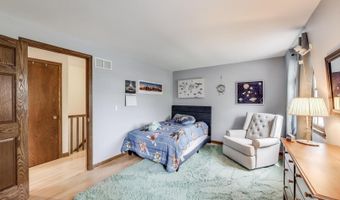 1608 N Douglas Ave, Arlington Heights, IL 60004