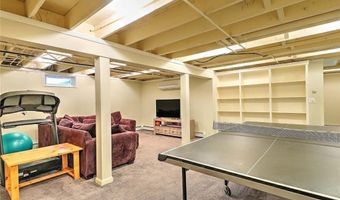 4 Fourth St, Barrington, RI 02806
