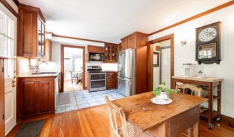 19 Junction Rd, Brookfield, CT 06804