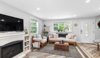 93 Burdickville Rd, Charlestown, RI 02813