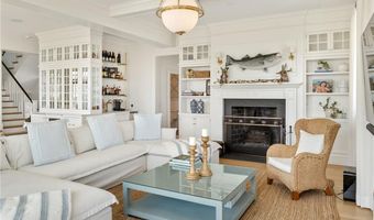 30 Walcott Ave, Jamestown, RI 02835