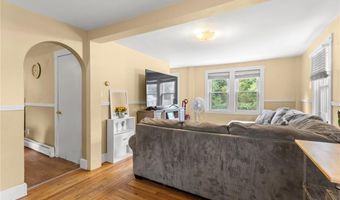 28 Crowell St, Cumberland, RI 02864