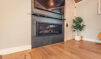 917 McDonald Dr, Amsterdam, NY 12070