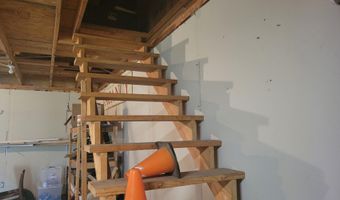 523 S SIMON St, Ada, OH 45810
