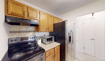 8 Rose Ln 18-10, Danbury, CT 06811