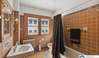 1702 W Walnut St, Allentown, PA 18104