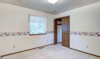 1108 Glades Dr, Altoona, WI 54720