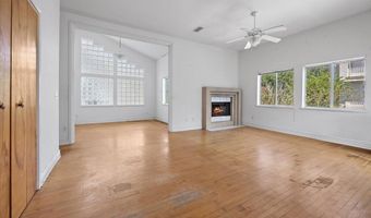 94 OCEANSIDE Dr, Atlantic Beach, FL 32233