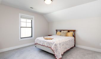 2930 Green Hills Dr, Ames, IA 50014