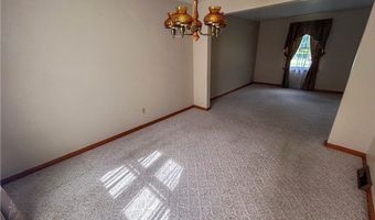 100 Chadwick Ln, Austintown, OH 44515