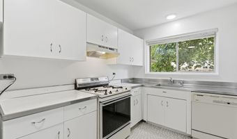 10626 WEYMOUTH St 101, Bethesda, MD 20814