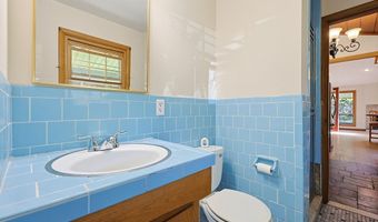 21 Daggett Rd, Attleboro, MA 02703