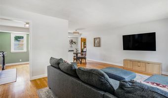 7658 General Meade Ln, Affton, MO 63123