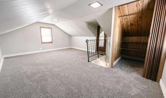 704 3rd Ave, Alton, IA 51003