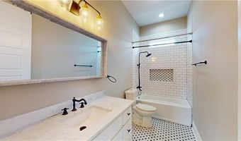 216 BEAR Dr, Arabi, LA 70032