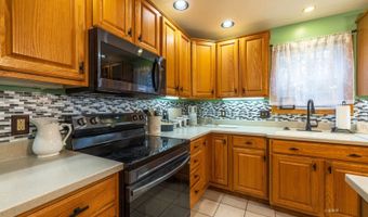 8850 Lavelle Rd, Athens, OH 45701