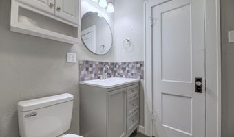 411 W Chestnut Ave, Arkansas City, KS 67005