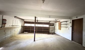 15 Bear Mountain Rd, Danbury, CT 06811