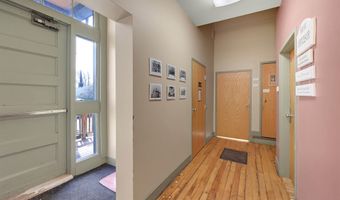 14 School St, Bristol, VT 05443