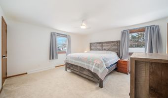 1820 W GLENDALE Ave, Appleton, WI 54914