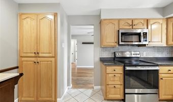 9800 Ridgely Ln, Affton, MO 63123