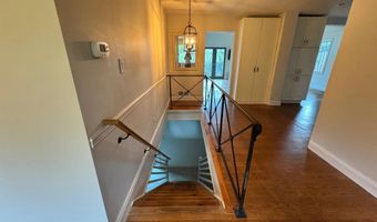 4300 37TH Rd N, Arlington, VA 22207