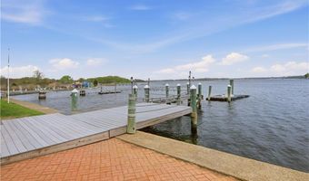 507 County Rd, Barrington, RI 02806