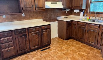 329 S Market St, Amsterdam, OH 43903