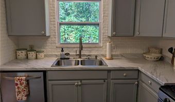 1494 Hilton Dr, Akron, OH 44313