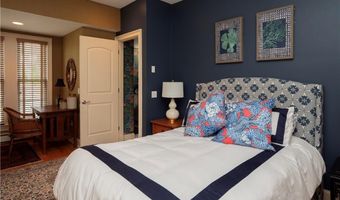 8 Cottage St 2, Newport, RI 02840