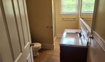 219 Metacom Ave 1A, Bristol, RI 02809