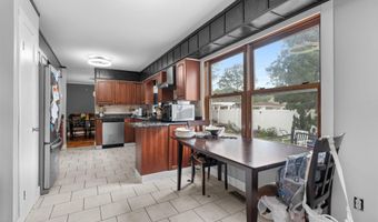 40 Elm St, Beachwood, NJ 08722