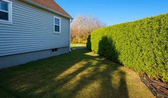 4 Heritage Cir, Johnston, RI 02919