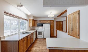 571 Golfwood Dr, Ballwin, MO 63021