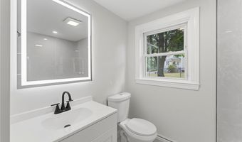 28 Plain St, East Providence, RI 02916