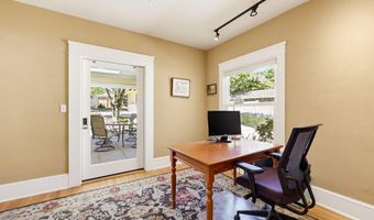 307 N Main St, Ashland, OR 97520