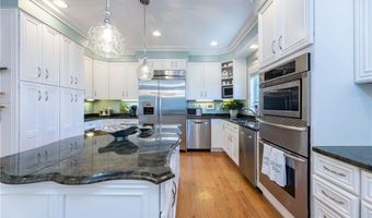 16 Central St, Charlestown, RI 02813