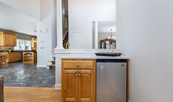 176 Fox Hollow Ln, Bristol, CT 06010