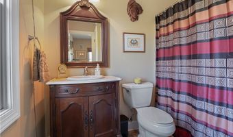 197 Saint Andrews Dr, Barboursville, WV 25504