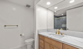 1 Keahole Place 3304, Honolulu, HI 96825