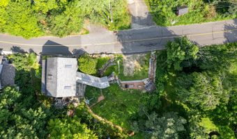 6 Spring St, Chester, CT 06412