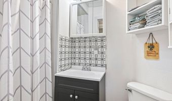 335 E Cofield St, Aurora, MO 65605