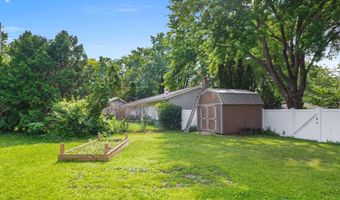 1602 Golden Oak Ln, Madison, WI 53711