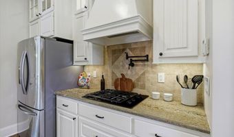 334 Gladeview Pl, Brandon, MS 39047