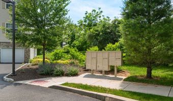 3 Riverview Ct 3, Brookfield, CT 06804